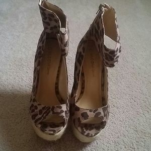 Leopard wedges