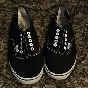 Black low rise vans BARELY WORN