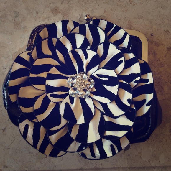 White and black zebra clutch