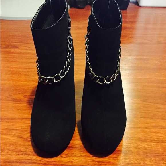 Madeline noir black boots with silver chain acorss - Picture 2 of 4