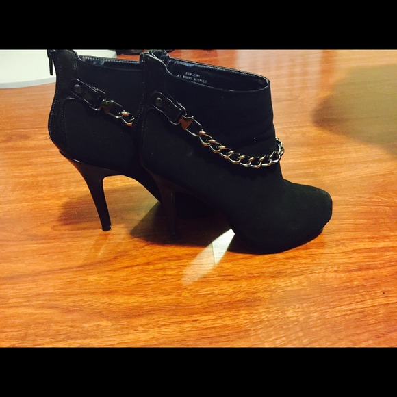 Madeline noir black boots with silver chain acorss - Picture 4 of 4