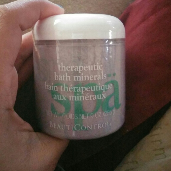 Therapeutic bath minerals