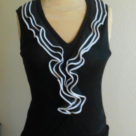 ♡♡♡bundled♡♡♡Sleeveless black blouse