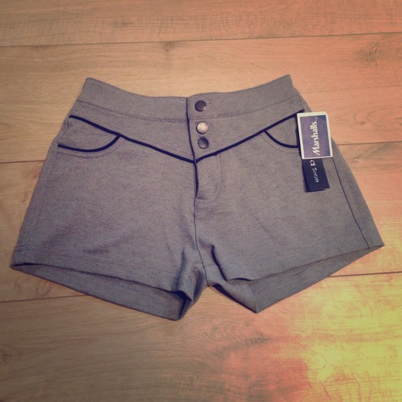 Brand New* Stretchy high wasted shorts