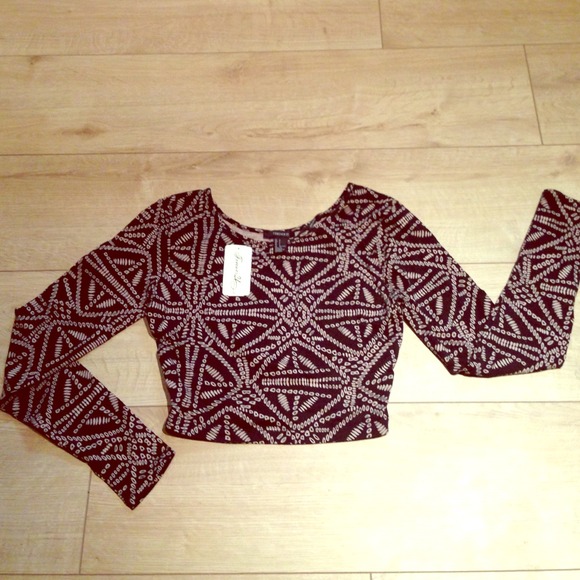 Tribal Long sleeve crop top