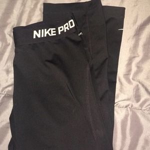 Nike pro capris