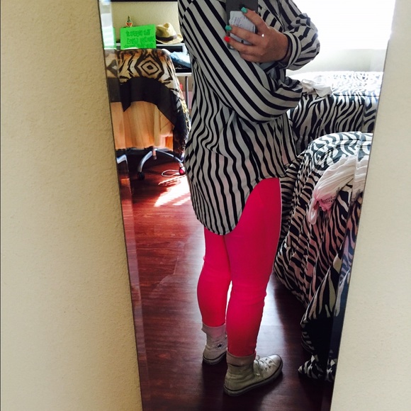 Long black and white stripped blouse w/ tail. - Picture 4 of 4