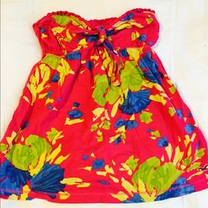 Really cute hot pink strapless top w/ flowers