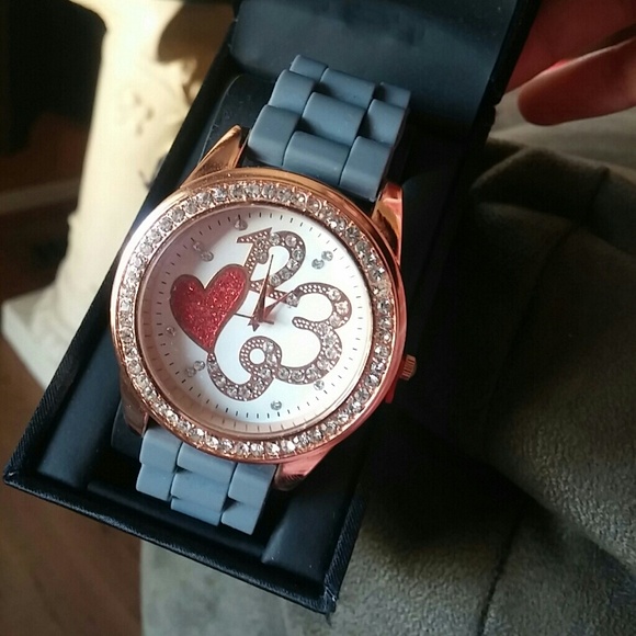 Watch - Picture 3 of 3