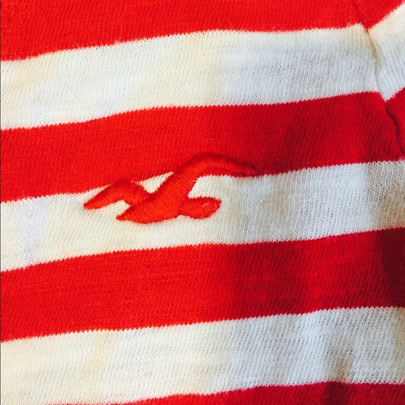 Gorg long sleeve V-neck cut from Hollister CO. - Picture 2 of 3