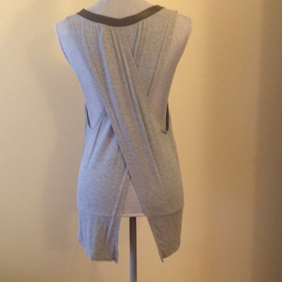 Grey top - Picture 2 of 2