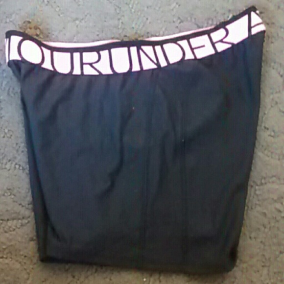 SOLD bundle Compression shorts - Picture 2 of 3