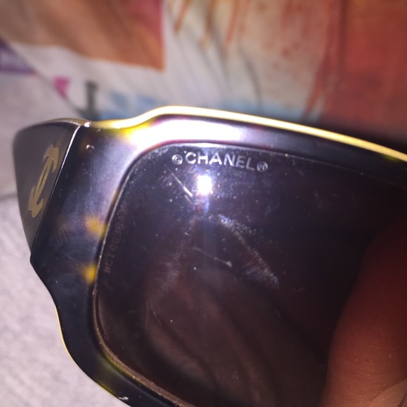 barely been worn Chanel Sunglasses. main image 4