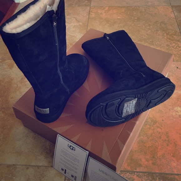 Reserved for @charayah. Ugg Boots
