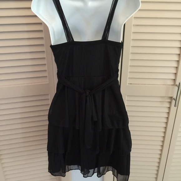 ❤Gorgeous dress top❤️ - Picture 3 of 4