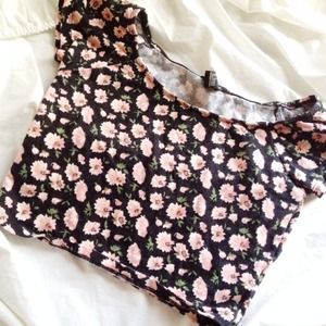 🚫️SOLD🚫 Pink Floral Pattern Crop Top