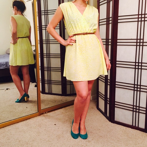 Kardashian kollection Yellow Leopard Print Dress - Picture 4 of 4