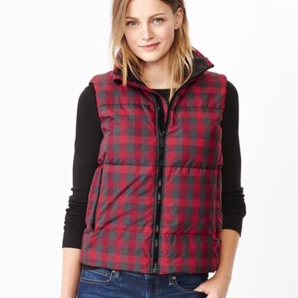 Gap Buffalo Plaid Puffer Vest - Picture 2 of 4