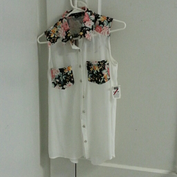 Forever 21 Tops - White Tank Chiffon Blouse with Floral Detailing