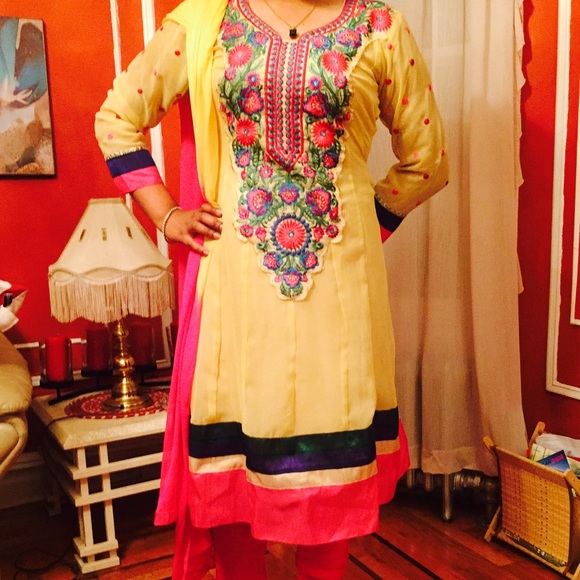 Pretty salwar kameez