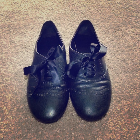 Wanted Oxfords