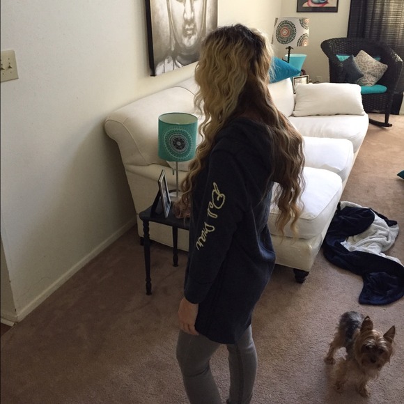 Hollister sweater - Picture 2 of 2