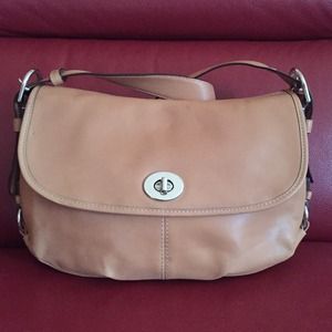 😍Leather Coach cross body bag