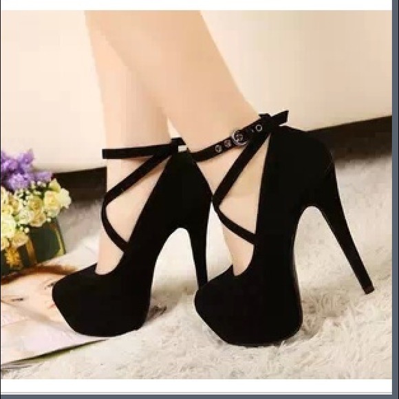 |RESERVED| 🎉Sexy high heels perfect for party 🎉 - Picture 1 of 4