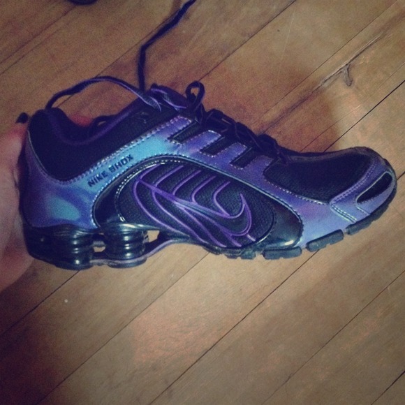 Nike Shox Worn twice. In great condition!