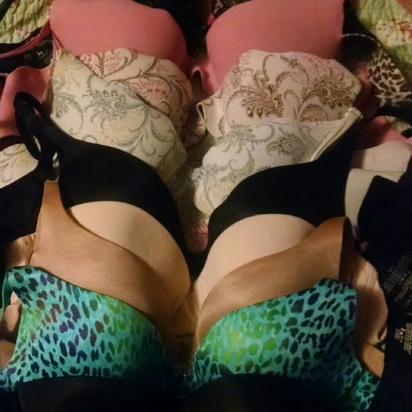 Lot of Victoria's secret bras
