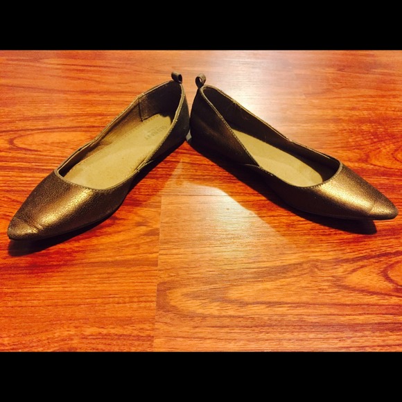 Copper colored pointy flats - Picture 2 of 3
