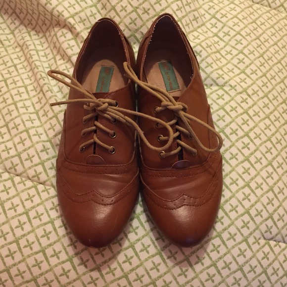 Brown Oxford shoes by M2 by Miz Mooz