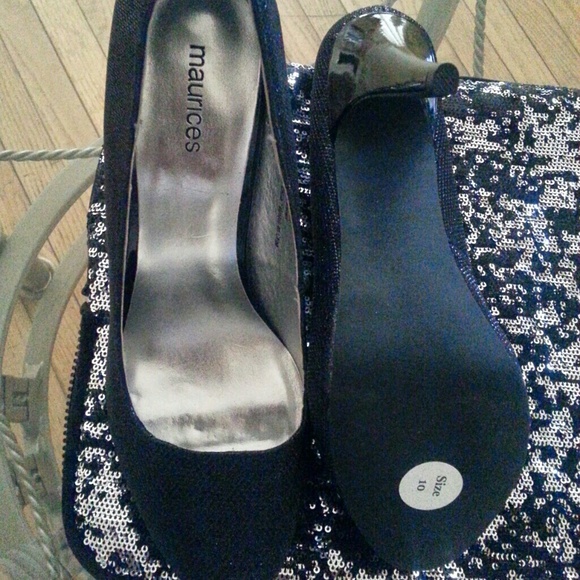 Maurices Shoes - Picture 3 of 4