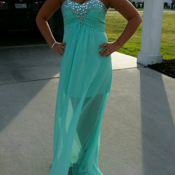 Prom dress in perfect condition - Picture 3 of 3