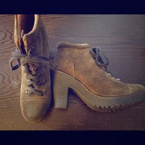 b.oc. lace up Hiker Booties