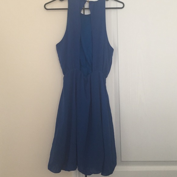 Dress - Picture 2 of 2