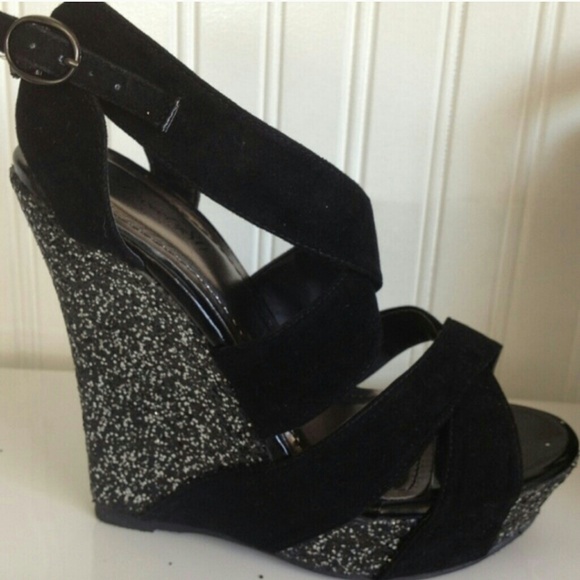 **FLASH SALE** Cute sparkly wedges