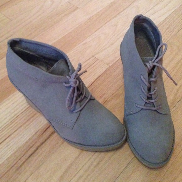 Old navy grey wedge lace up booties