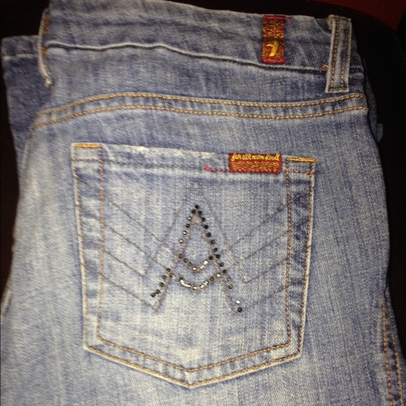 7 Seven for all mankind A pocket black Studded!