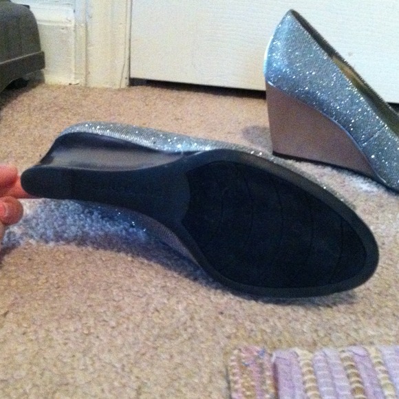 Gorgeous sparkle open toed wedge shoes - Picture 3 of 4