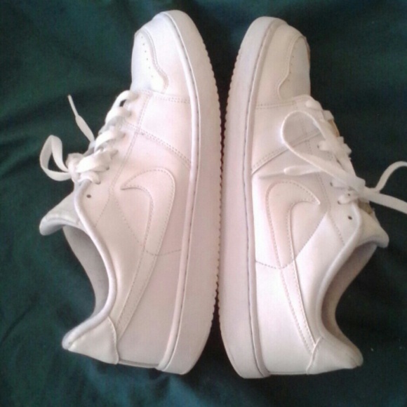 All white nike backboard sneakers size 9.5