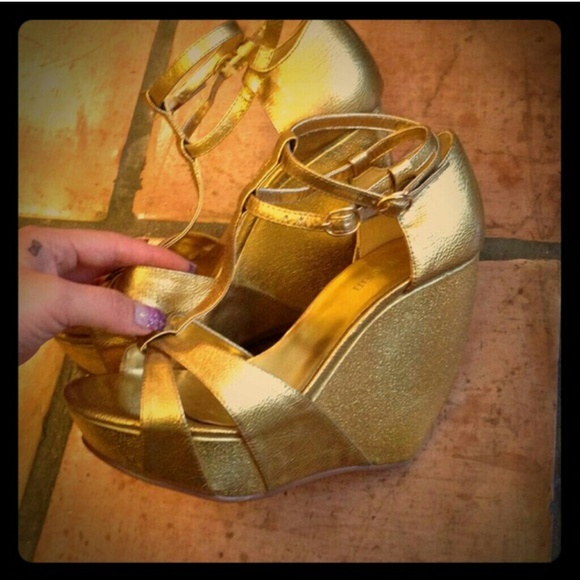 **FLASH SALE**Gold Wedges