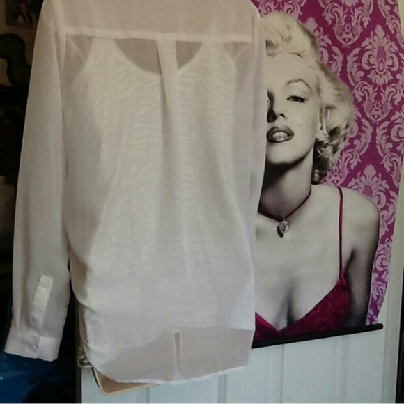 **FLASH SALE** White Chiffon Hi Lo button down top - Picture 2 of 4
