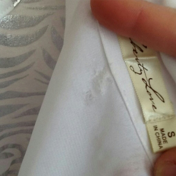 **FLASH SALE** White Chiffon Hi Lo button down top - Picture 4 of 4