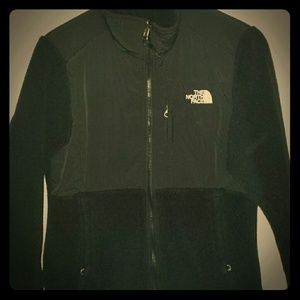 PRICE REDUCED! Women's 3-pocket North Face Fleece