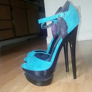 Jessica Simpson heels