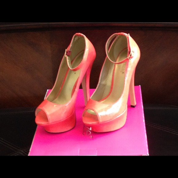 Shoe Dazzle Shoes - Cute coral high heels NEW