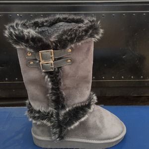 Womens brand new gray fuzzy boots