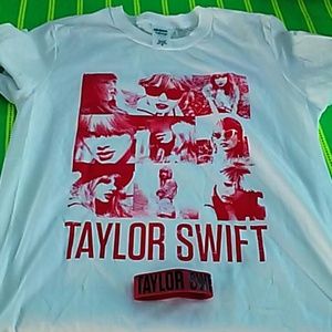 Taylor swift shirt & rubber bracelet