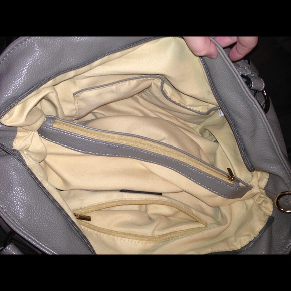 Gray purse - Picture 2 of 2